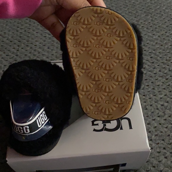 Baby UGG slippers - Picture 4 of 6